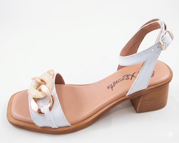 Sandalia blanca formal, tacón bloque, planta de gel